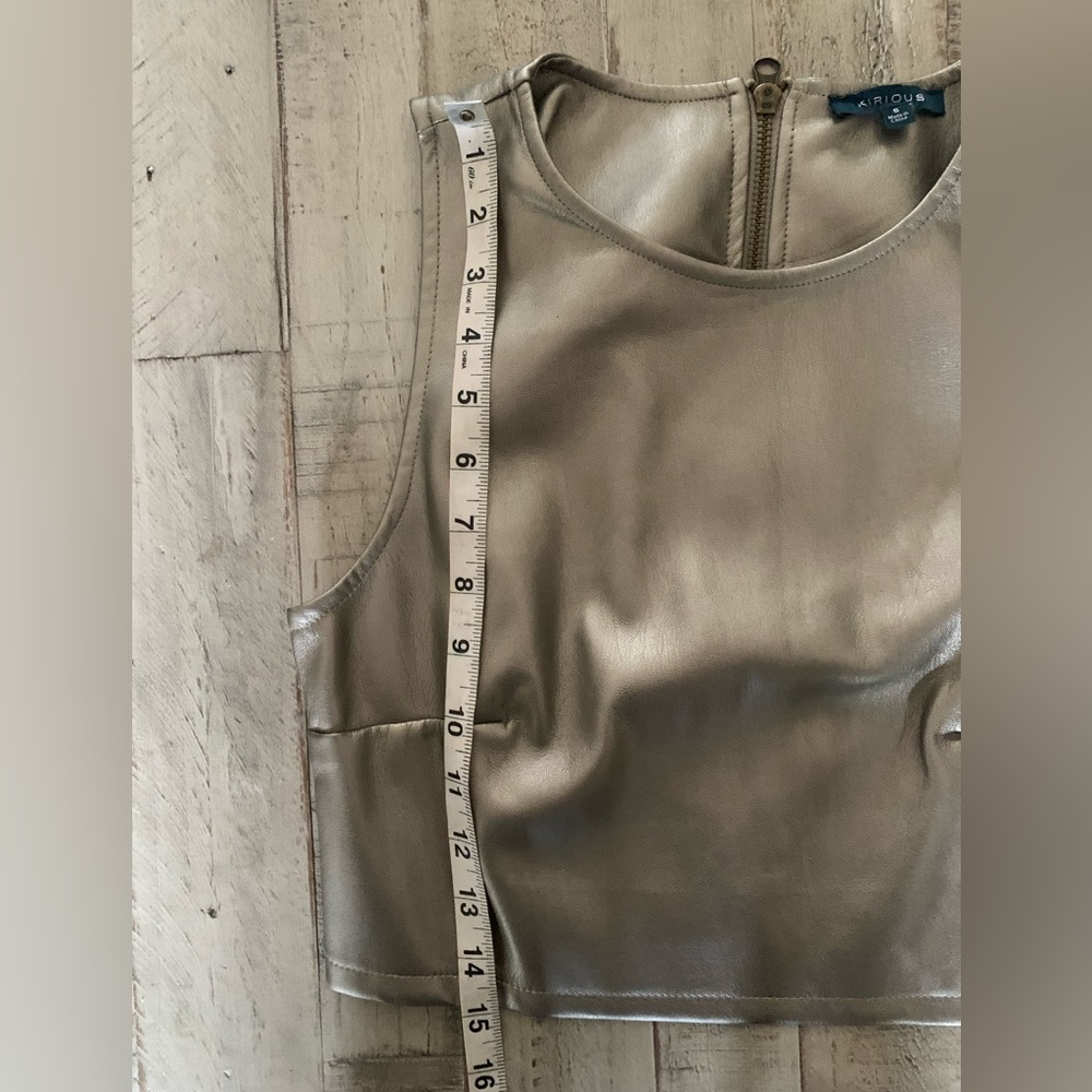 KIRIOUS Faux Leather Crop Too, back Zipper Size Small - Picture 6 of 6